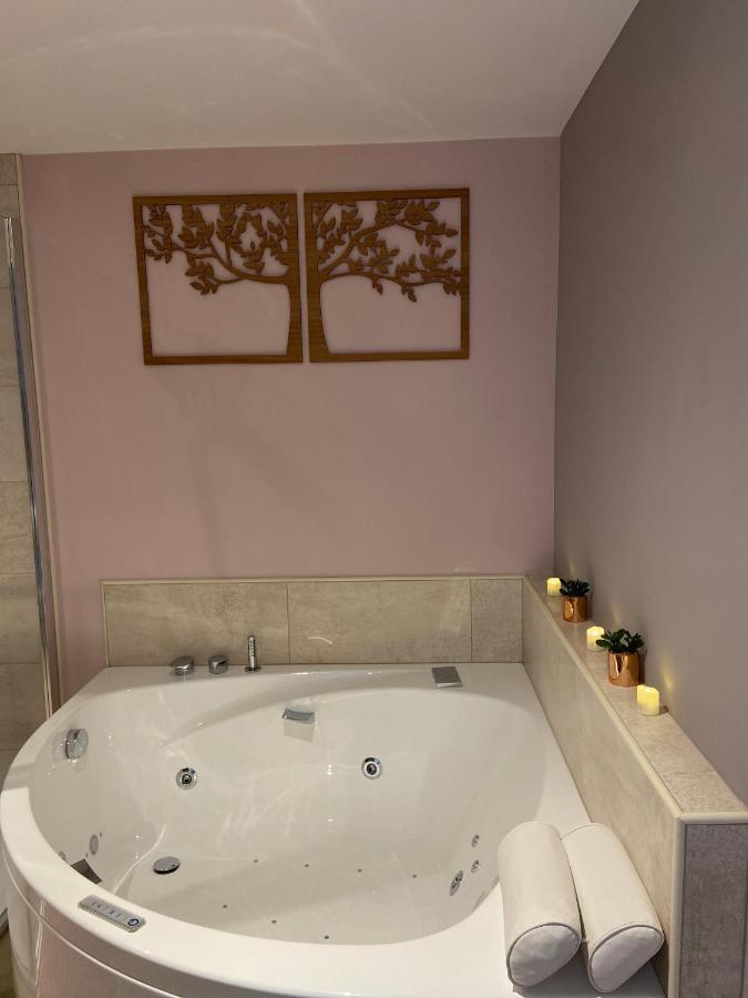 Au Fil De L'O Bed & Breakfast Bisseuil Dış mekan fotoğraf