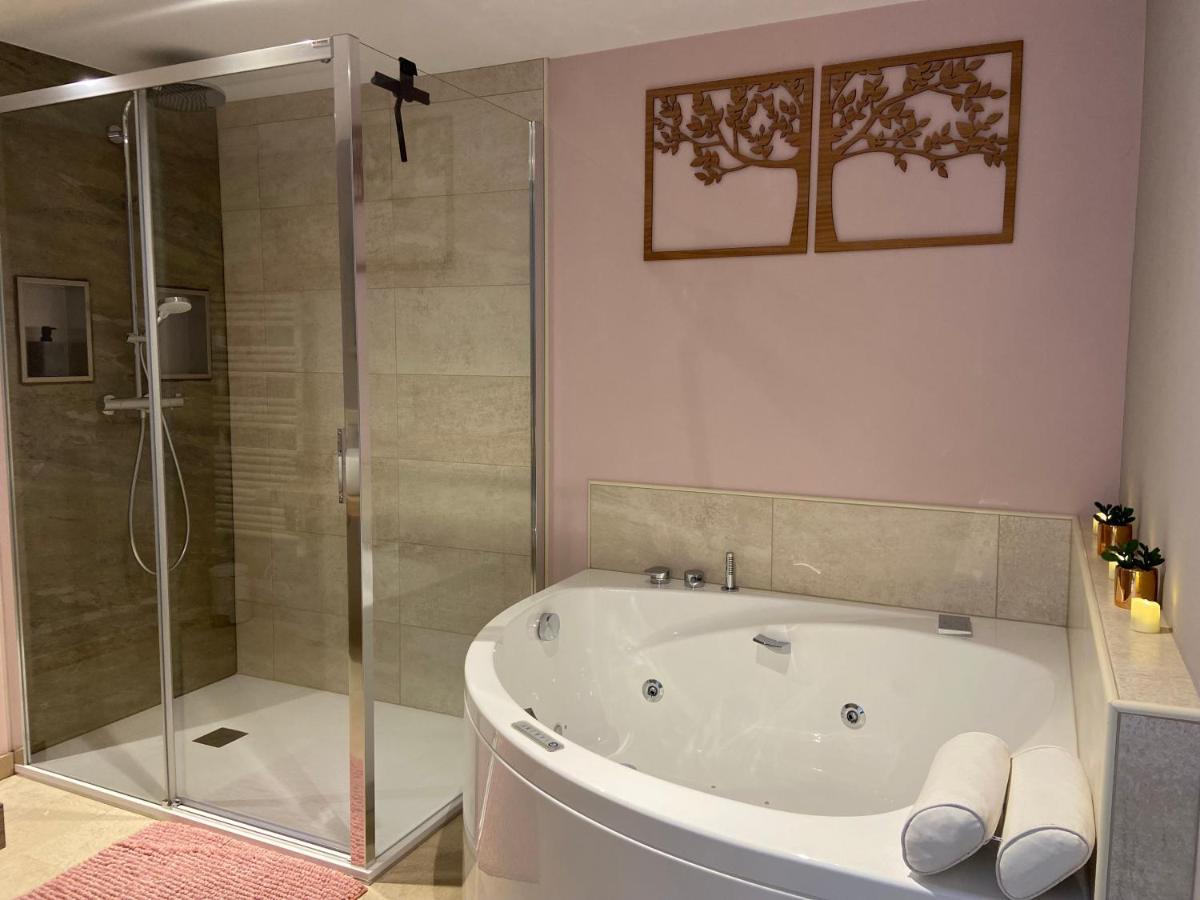 Au Fil De L'O Bed & Breakfast Bisseuil Dış mekan fotoğraf